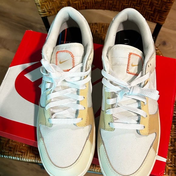 Nike dunk low SE size 11 new inbox - Picture 9 of 10